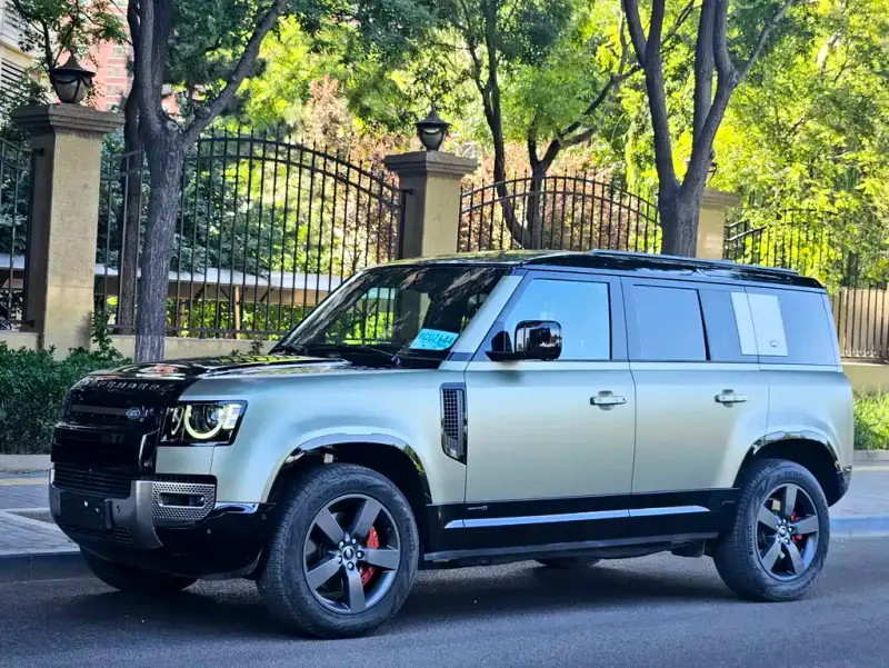 Land Rover Defender, 2023