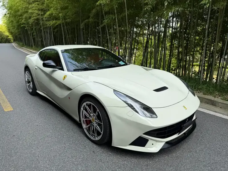 Ferrari F12berlinetta, 2013