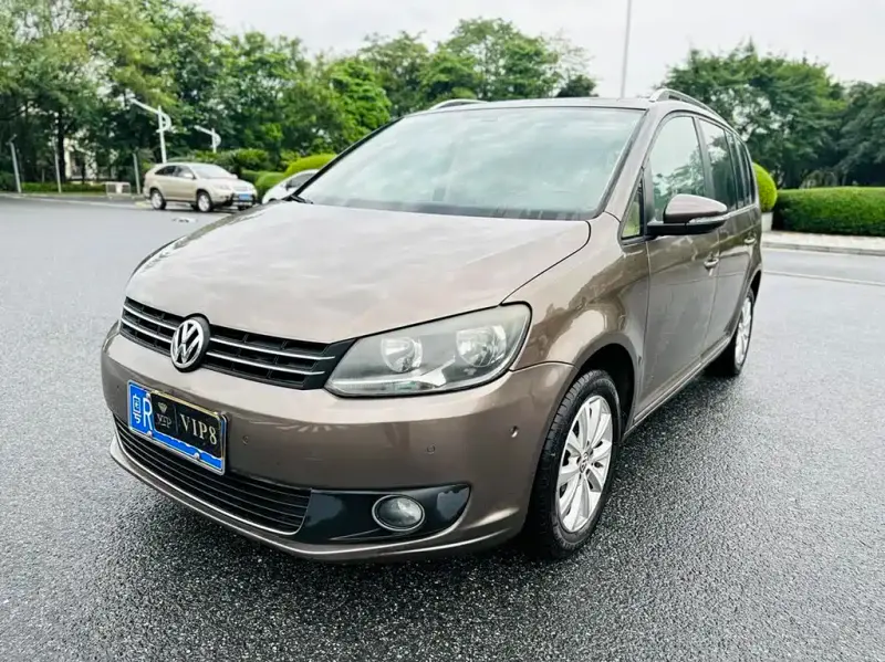 Volkswagen Touran, 2013