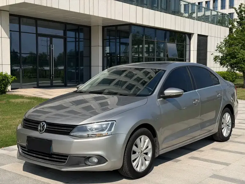 Volkswagen Sagitar, 2015