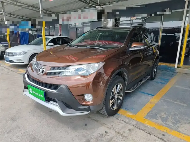 Toyota RAV4, 2015
