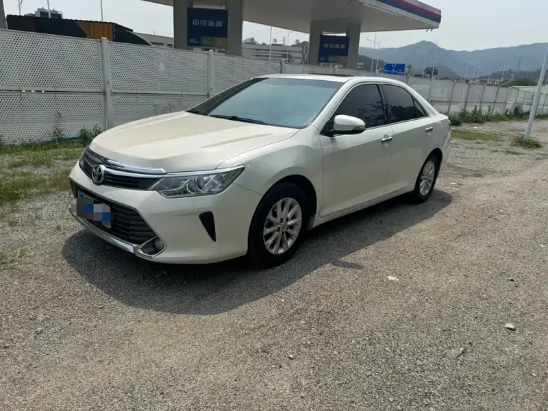 Toyota Camry, 2016