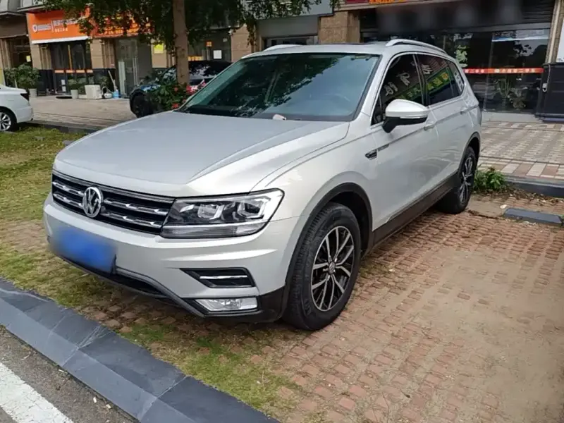 Volkswagen Tiguan L, 2017