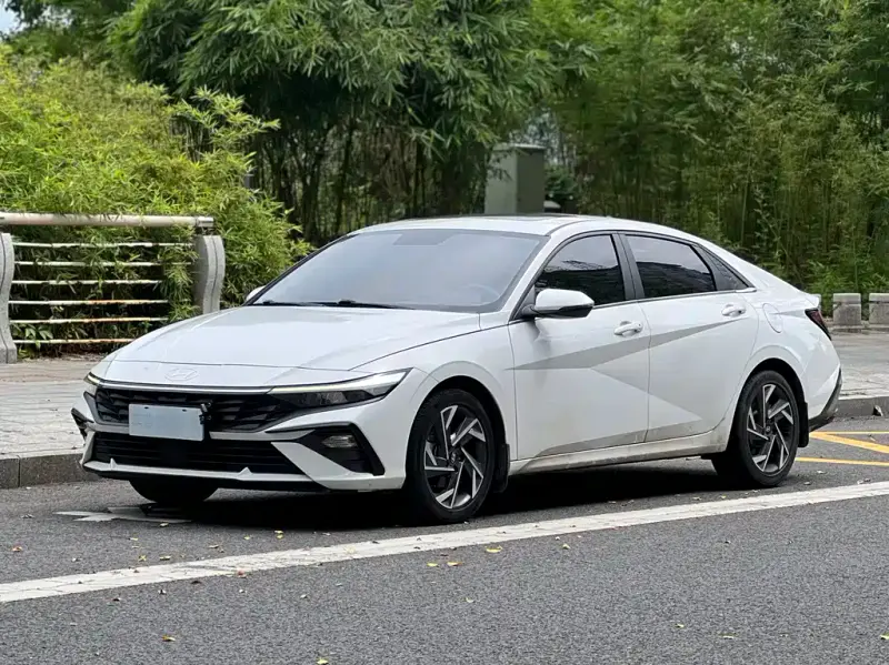 Hyundai Elantra, 2024