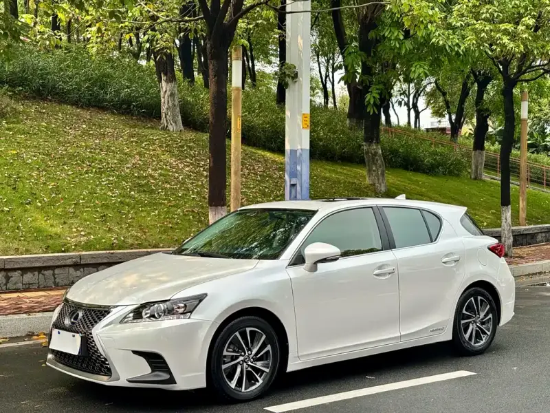 Lexus CT, 2018