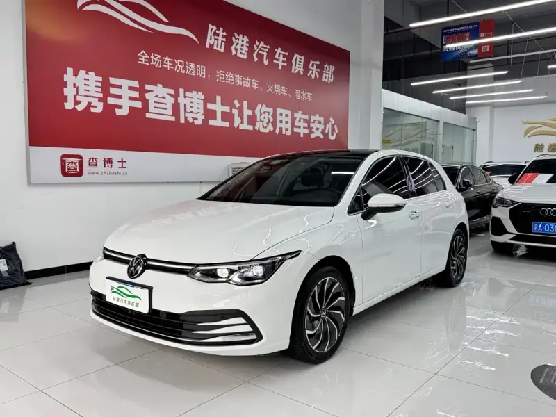 Volkswagen Golf, 2024