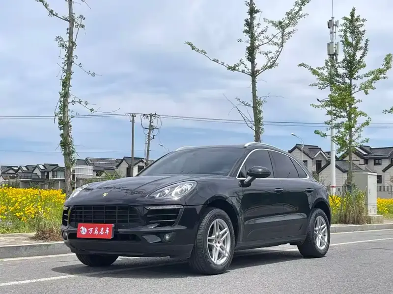 Porsche Macan, 2015