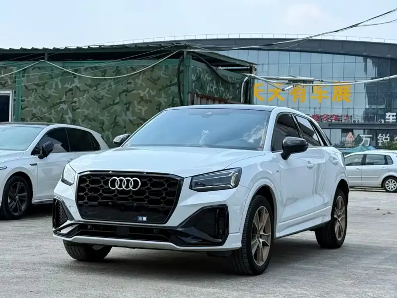 Audi Q2L, 2023