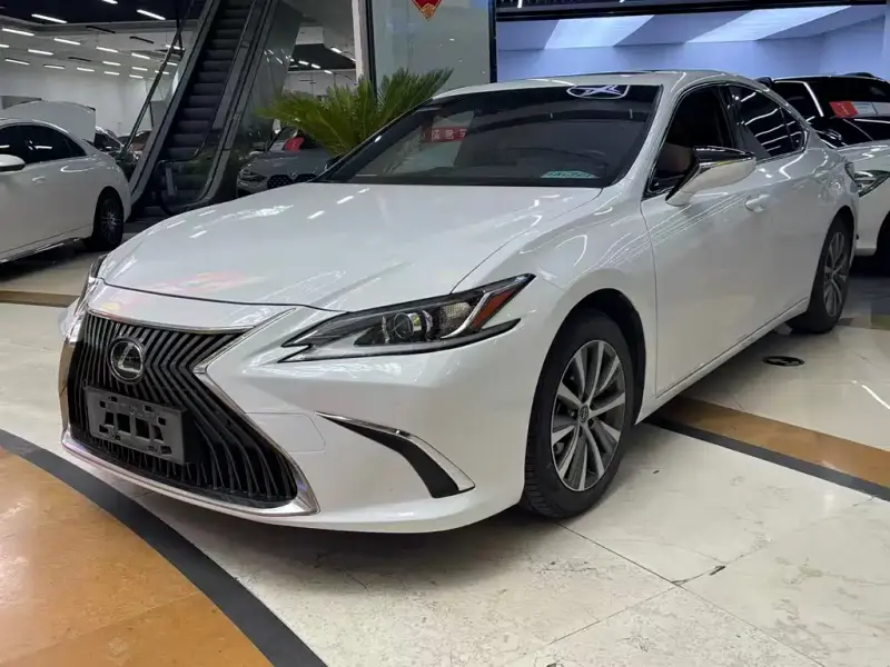 Lexus ES, 2021 — фото 1