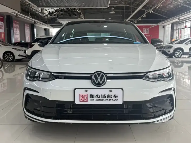Volkswagen Golf, 2023