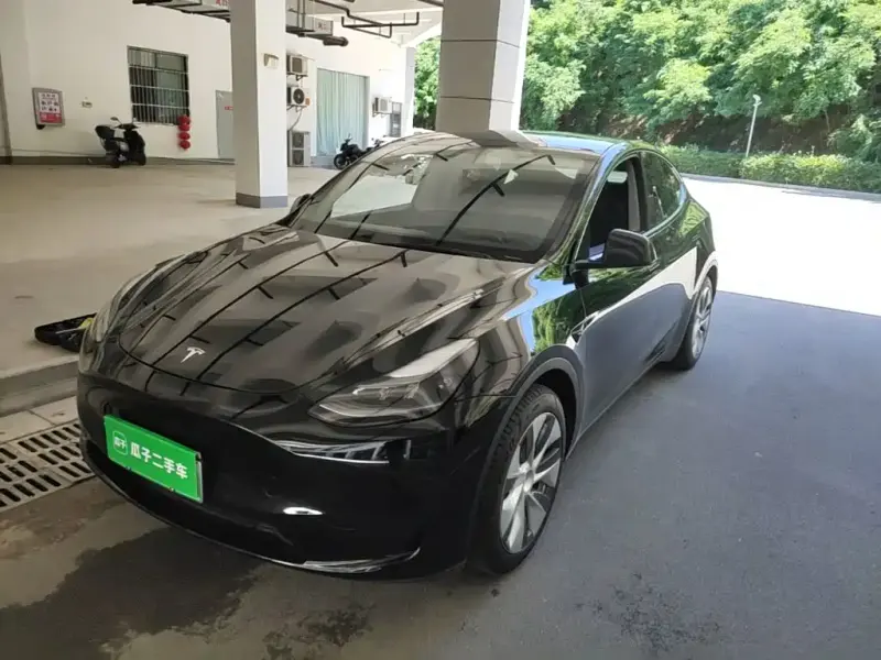 Tesla Model Y, 2023