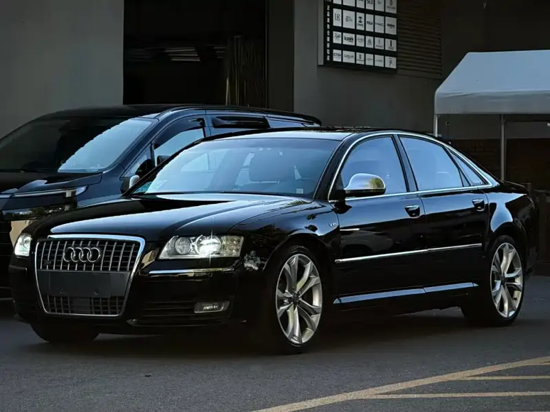 Audi S8, 2008