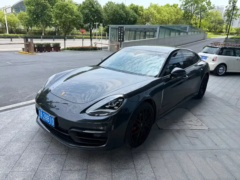 Porsche Panamera, 2023
