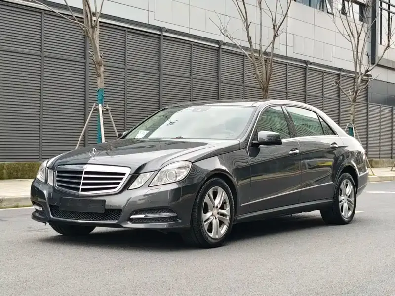 Mercedes-Benz E-Class, 2011 — фото 1