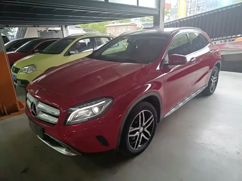 Mercedes-Benz GLA, 2015