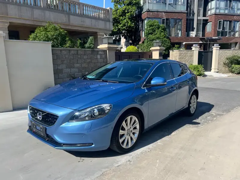 Volvo V40, 2016