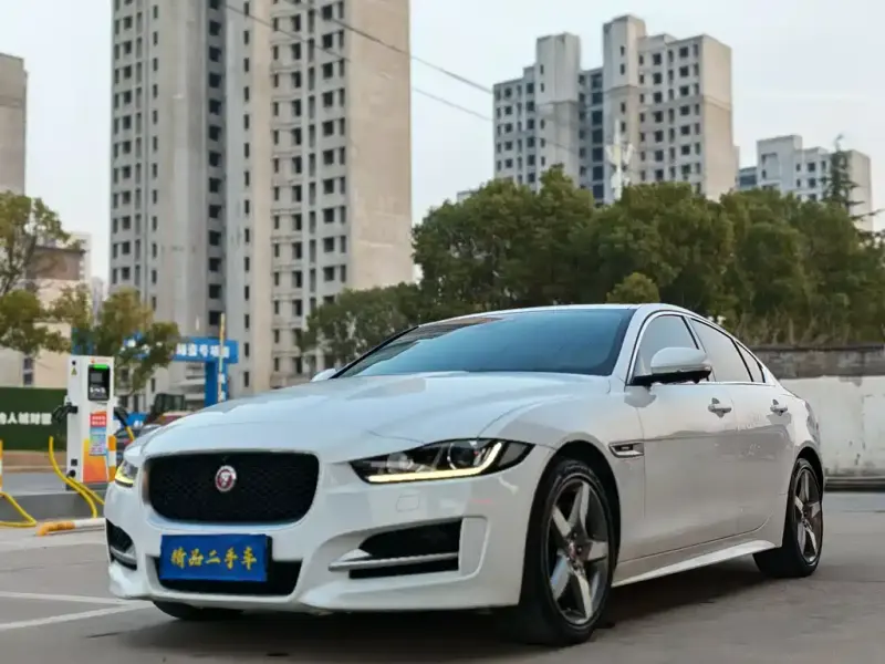 Jaguar XE, 2017