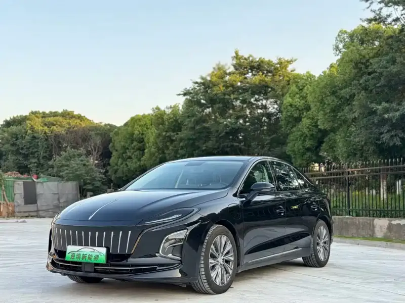 Hongqi E-QM5, 2023