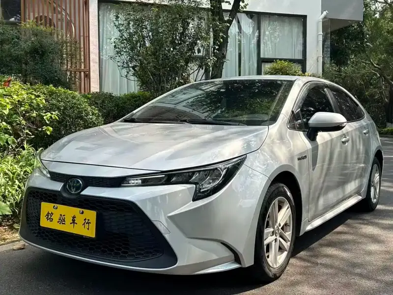 Toyota Levin, 2022 — фото 1