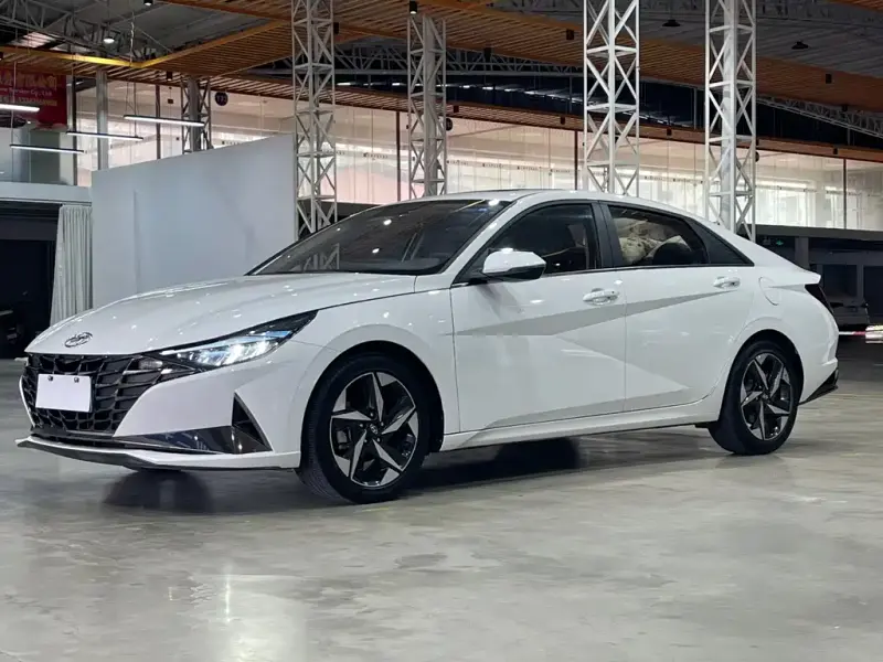 Hyundai Elantra, 2023