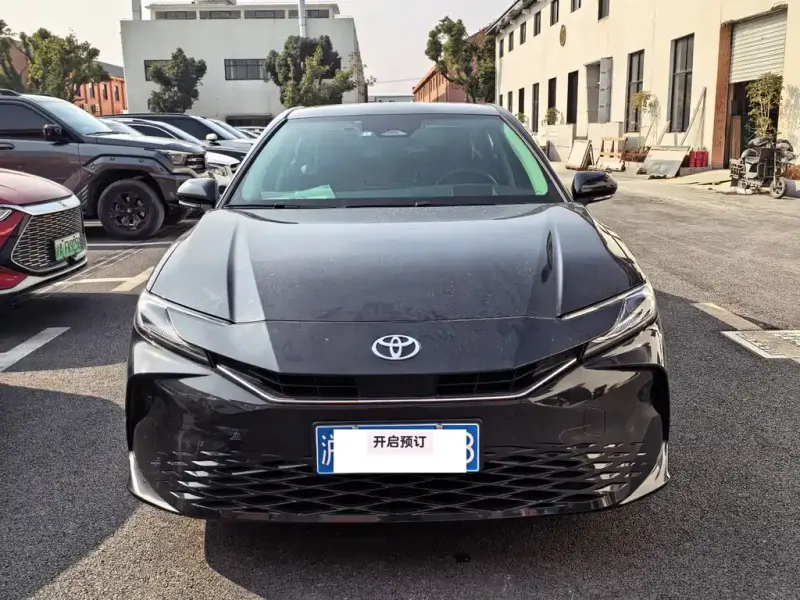 Toyota Camry, 2025