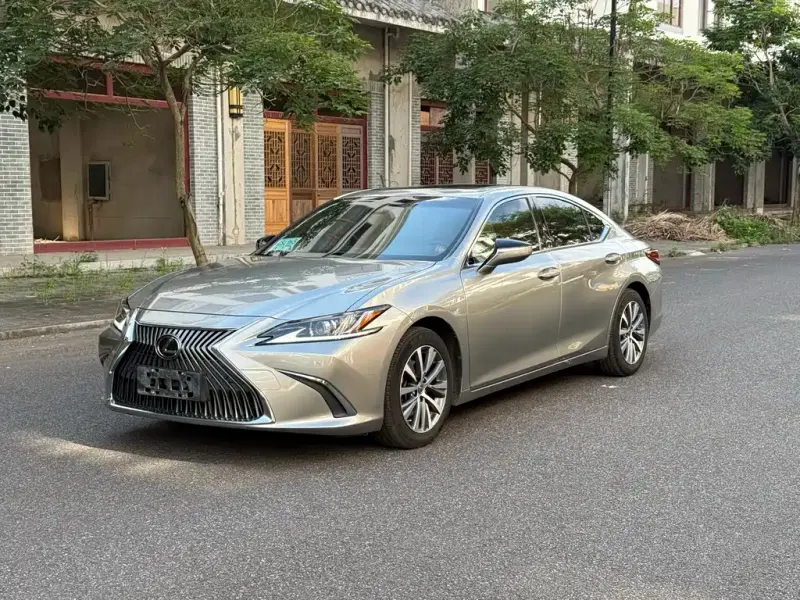 Lexus ES, 2019 — фото 1