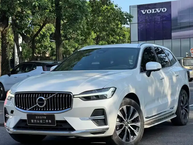Volvo XC60, 2022 — фото 1