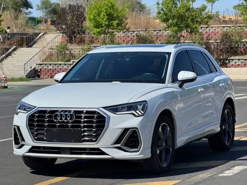 Audi Q3, 2022