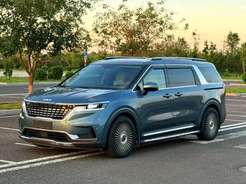 Kia Carnival, 2022