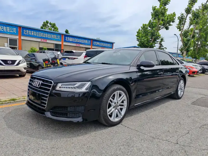 Audi A8, 2018 — фото 1