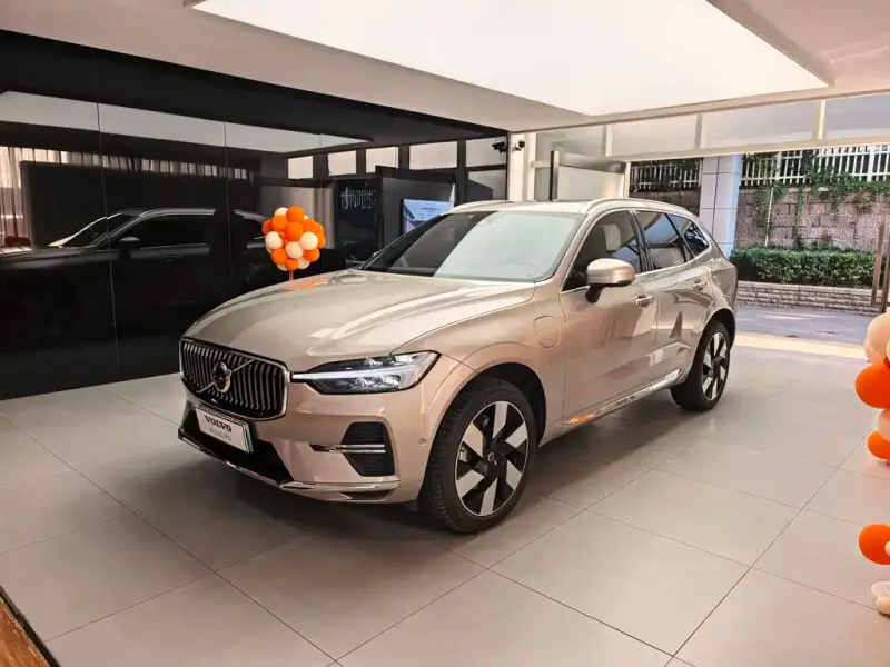 Volvo XC60 PHEV, 2025