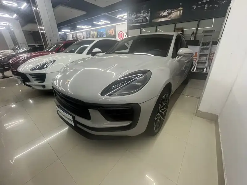 Porsche Macan, 2022