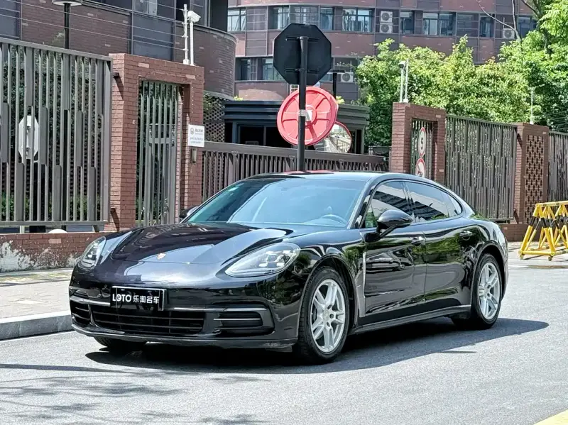 Porsche Panamera, 2018