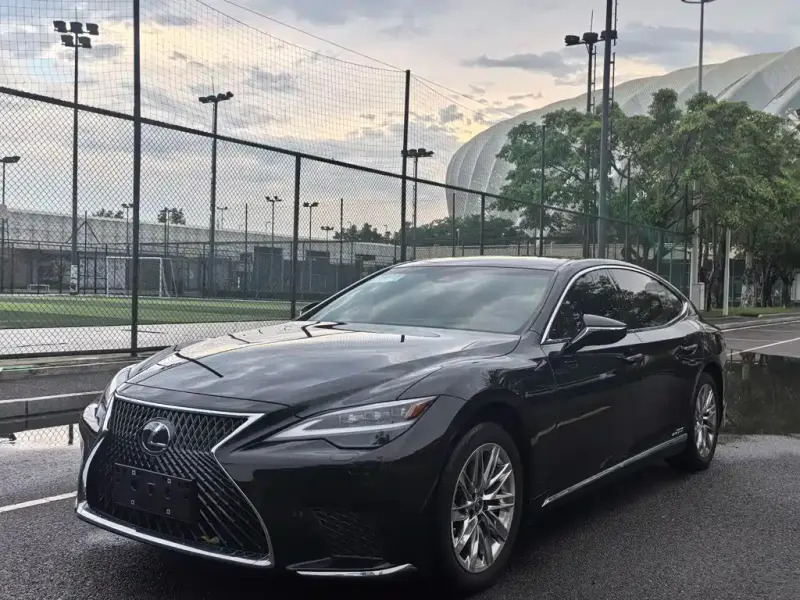 Lexus LS, 2023