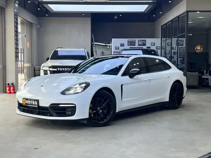 Porsche Panamera, 2022