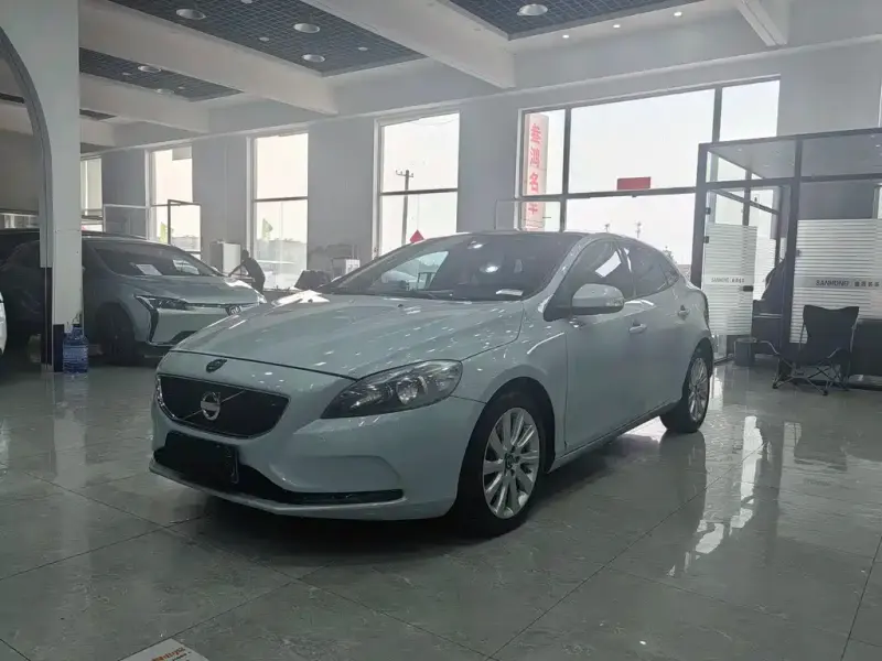Volvo V40, 2013