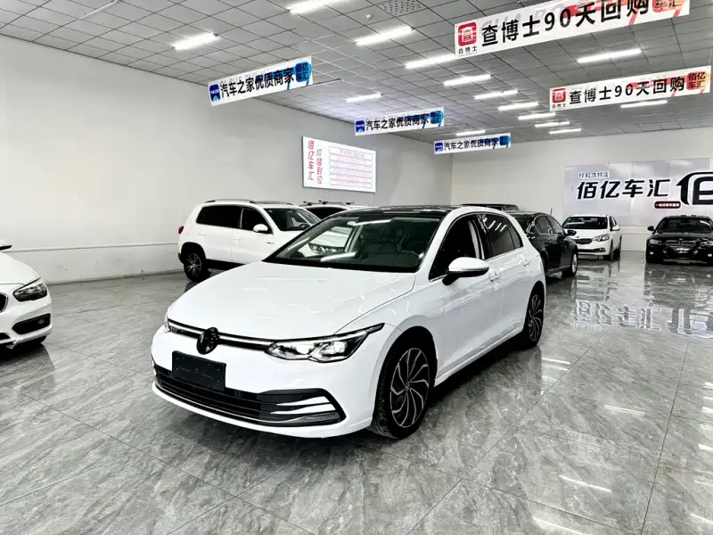 Volkswagen Golf, 2022