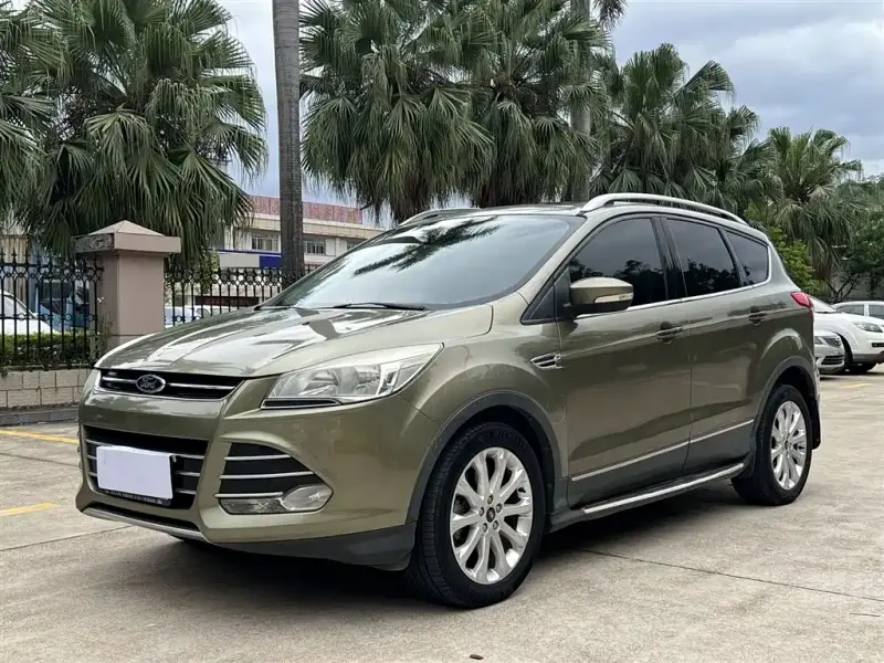 Ford Kuga, 2015