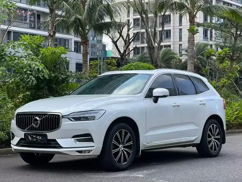 Volvo XC60, 2018 — фото 1