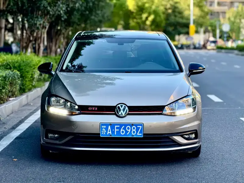 Volkswagen Golf, 2020