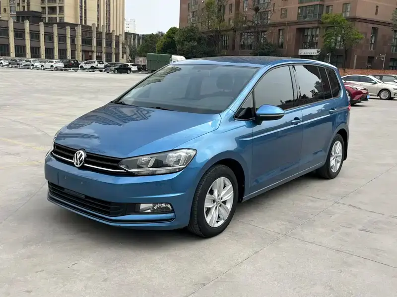 Volkswagen Touran, 2019 — фото 1