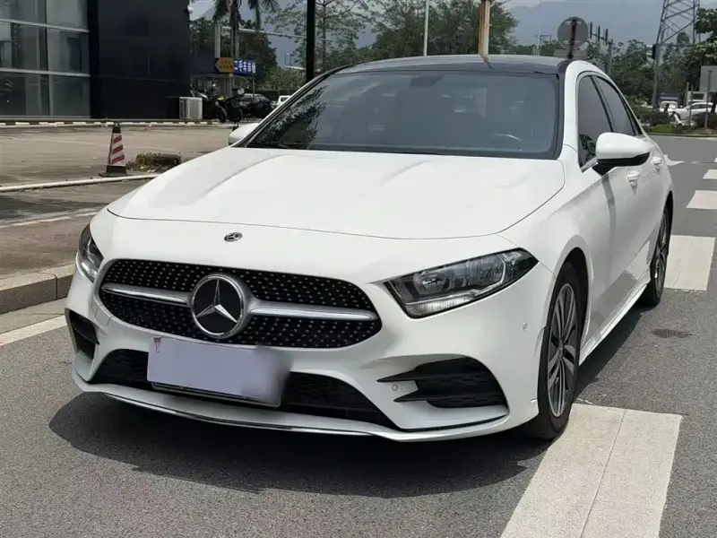 Mercedes-Benz A-Class, 2019 — фото 1