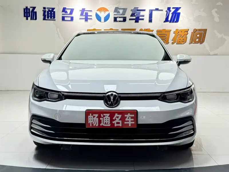 Volkswagen Golf, 2025