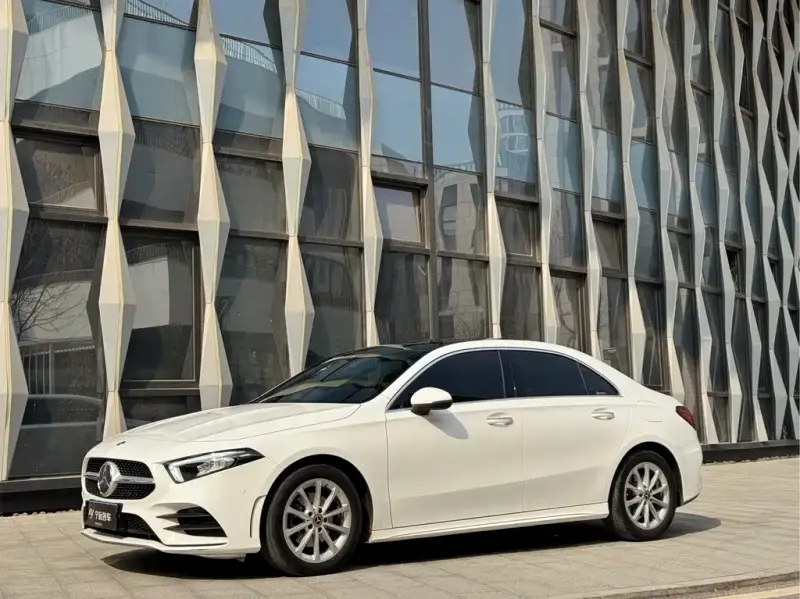 Mercedes-Benz A-Class, 2019 — фото 1