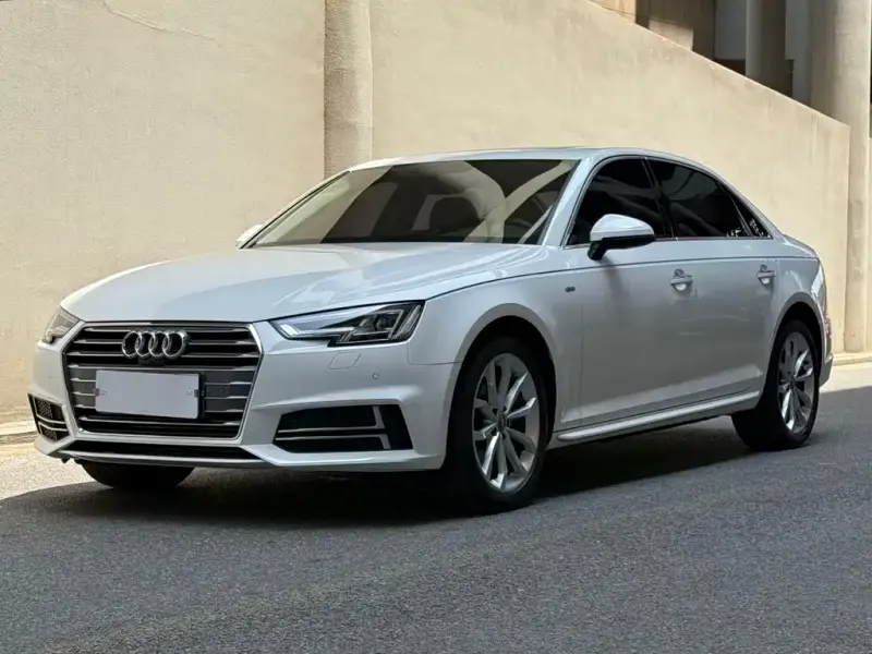 Audi A4L, 2018 — фото 1