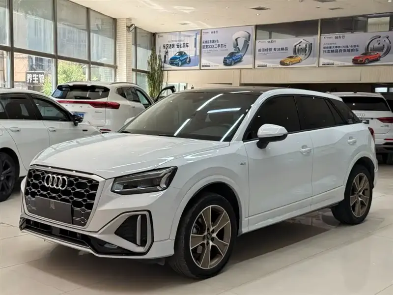 Audi Q2L, 2023 — фото 1