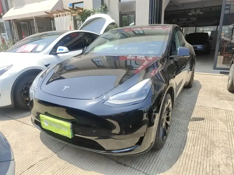 Tesla Model Y, 2022