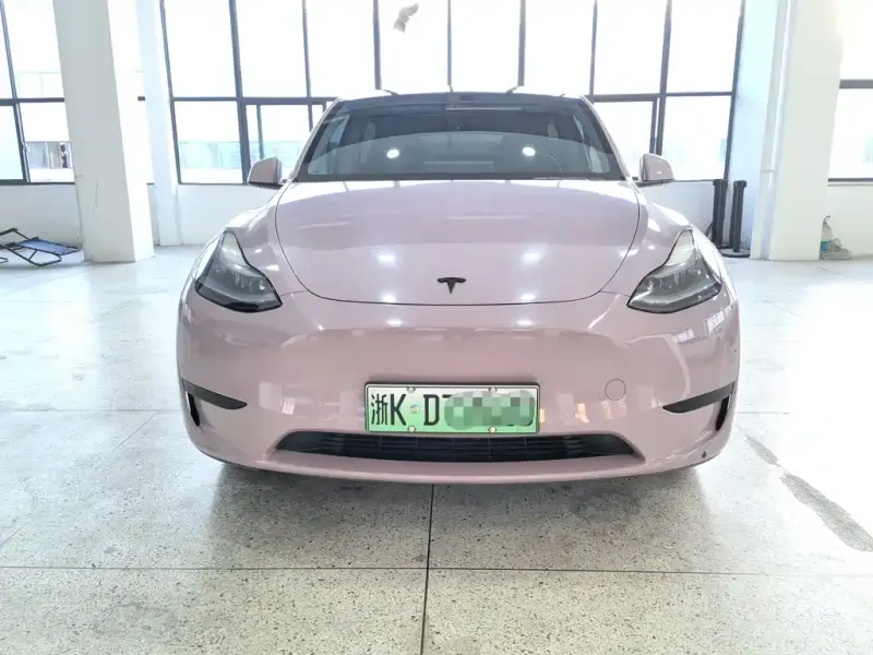 Tesla Model Y, 2024