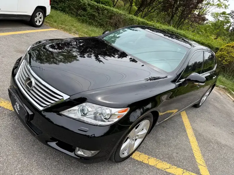 Lexus LS, 2010