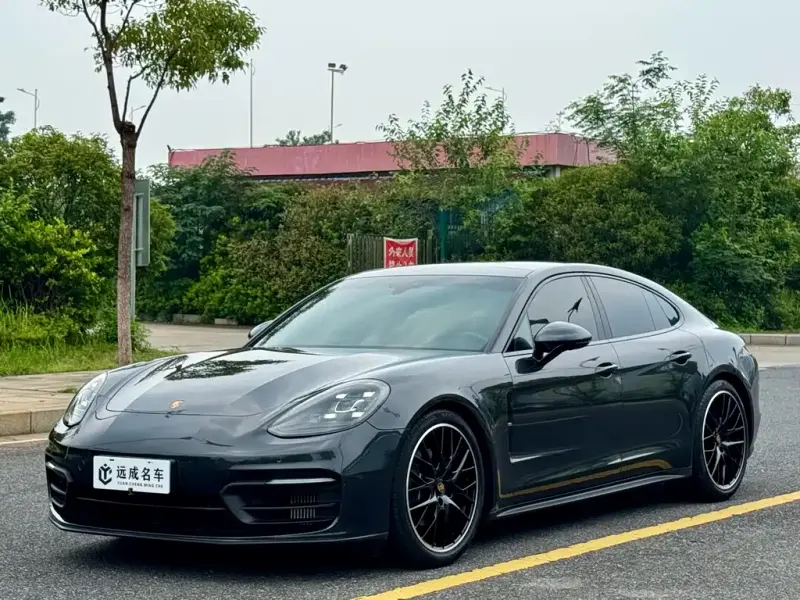 Porsche Panamera, 2022